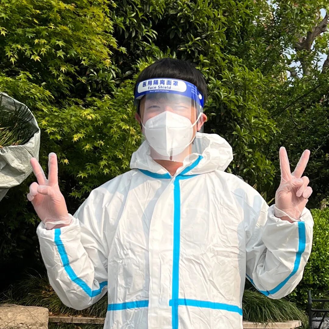 好样的，致参加抗疫志愿者的复盛同仁们，为你们点赞！