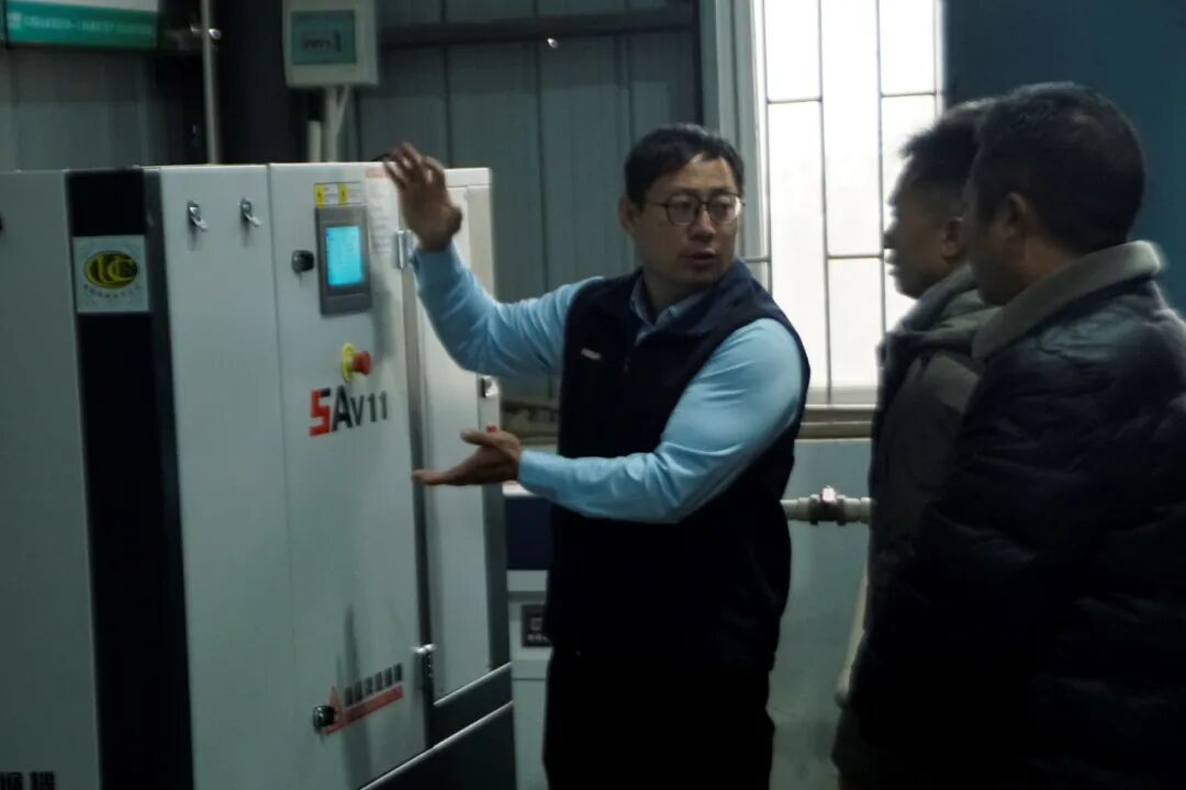 复盛公司捐赠一级能效空压机实训设备,边疆校园焕新“动力”