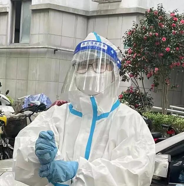 好样的，致参加抗疫志愿者的复盛同仁们，为你们点赞！