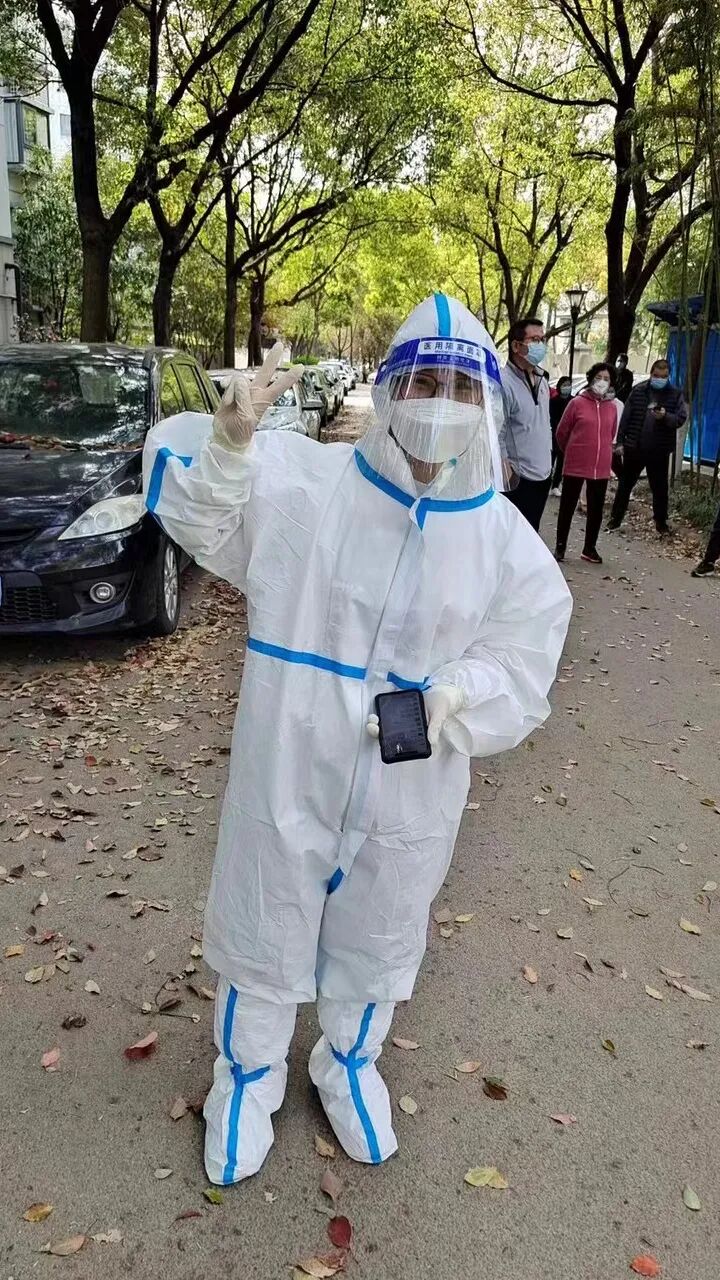 好样的，致参加抗疫志愿者的复盛同仁们，为你们点赞！
