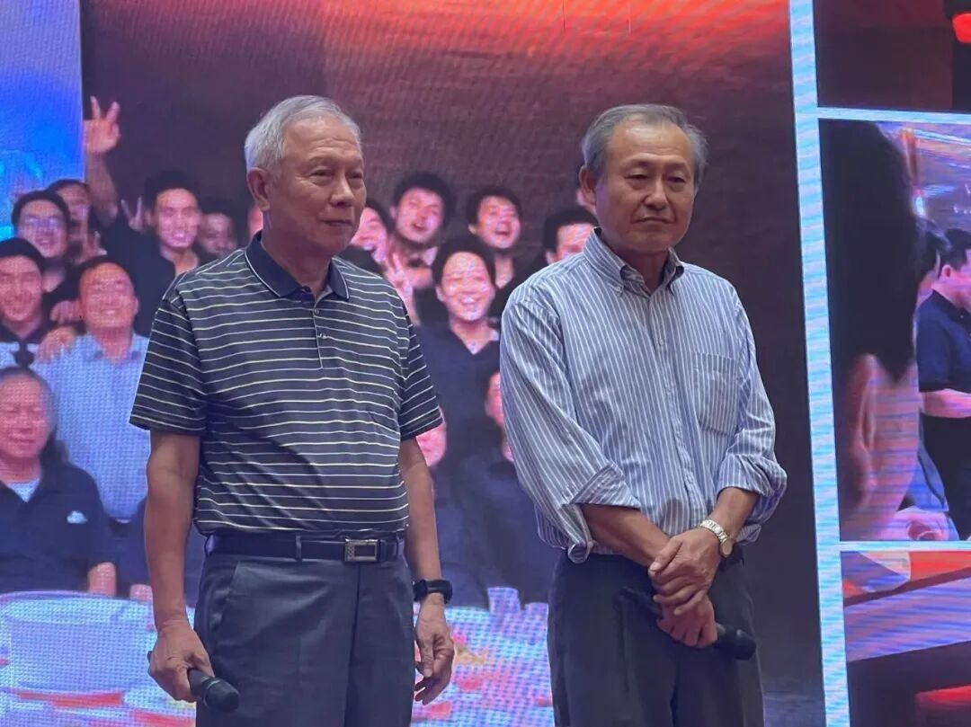 兄弟登山互扶持,携手走过20年,祝贺复盛埃尔曼20周年庆圆满成功